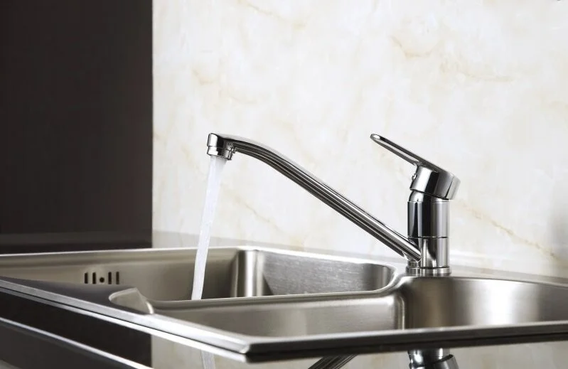 Смеситель для кухни Lemark Point с поворотным изливом LM0304C Hanex