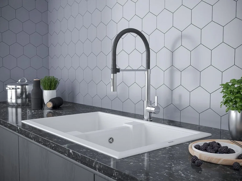 Смеситель для кухни Paulmark Halt Ha214021 с гибким изливом