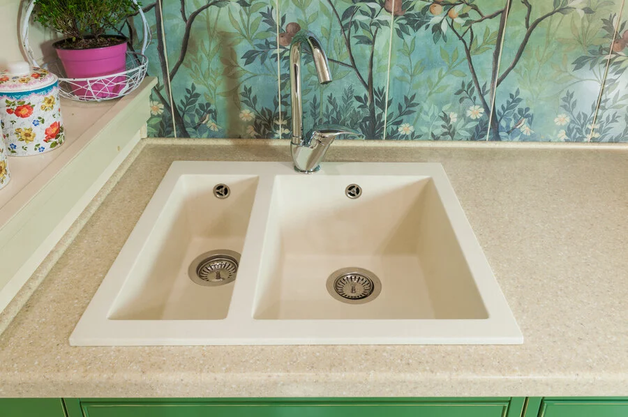 Смеситель для кухни Omoikiri Umi 4994 поворотный излив