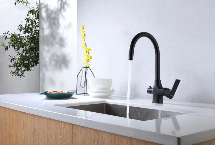 Смеситель для кухни Lemark Ursus с подключением к фильтру питьевой воды LM7261BL